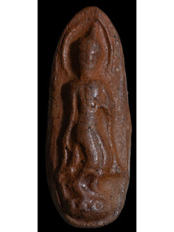 พระลีลาจิ๋ว หลวงพ่อกวย เนื้อดิน ผสมผงน้ำมัน ปี 2518