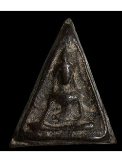 พระนางพญา หลวงพ่อทาบ วัดกระบกขึ้นผึ้ง ระยอง เนื้อผงใบลาน ปี 2505 หลวงปู่ทิมร่วมปลุกเสก