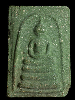 พระสมเด็จหลังเถาวัลย์ พิมพ์ใหญ่เศียรโต สีเขียวก้านมะลิ วังหน้า