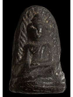 พระรอดพิมพ์ใหญ่ เนื้อใบลานผสมว่าน หลวงพ่อกวย วัดโฆสิตารามชัยนาท ปี 2521