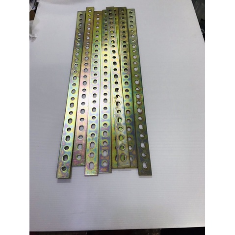 เหล็กรู24รู หนาๆ 2.3 มม. ยาว 49.5 ซม.(ราคารวมแวท)เหล็กรูเอนกประสงค์ เจาะรู {รหัสสินค้า0300904901}