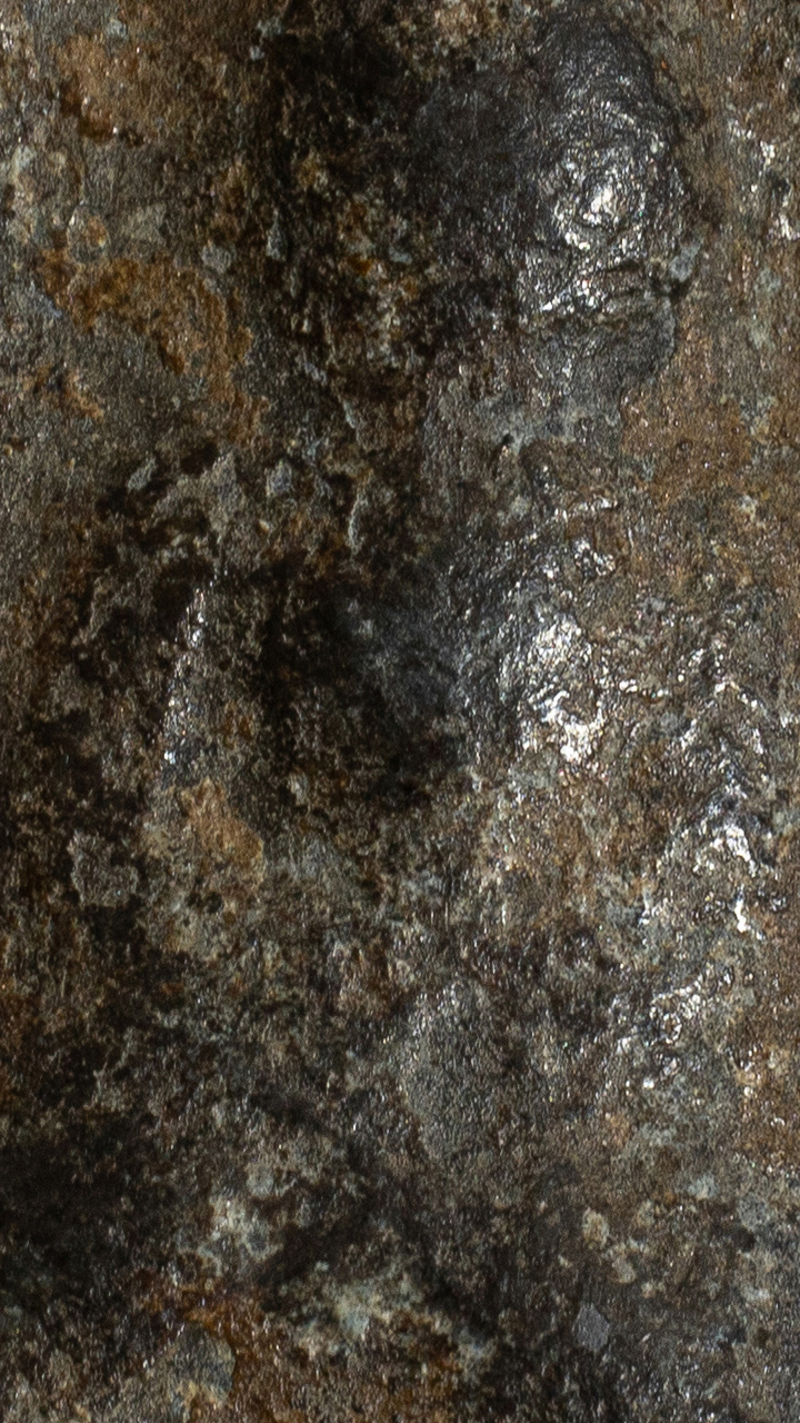 พระพิมพ์เศียรแหลม สองหน้าเนื้อชิน หลวงพ่อเนียม วัดน้อย สุพรรณบุรี