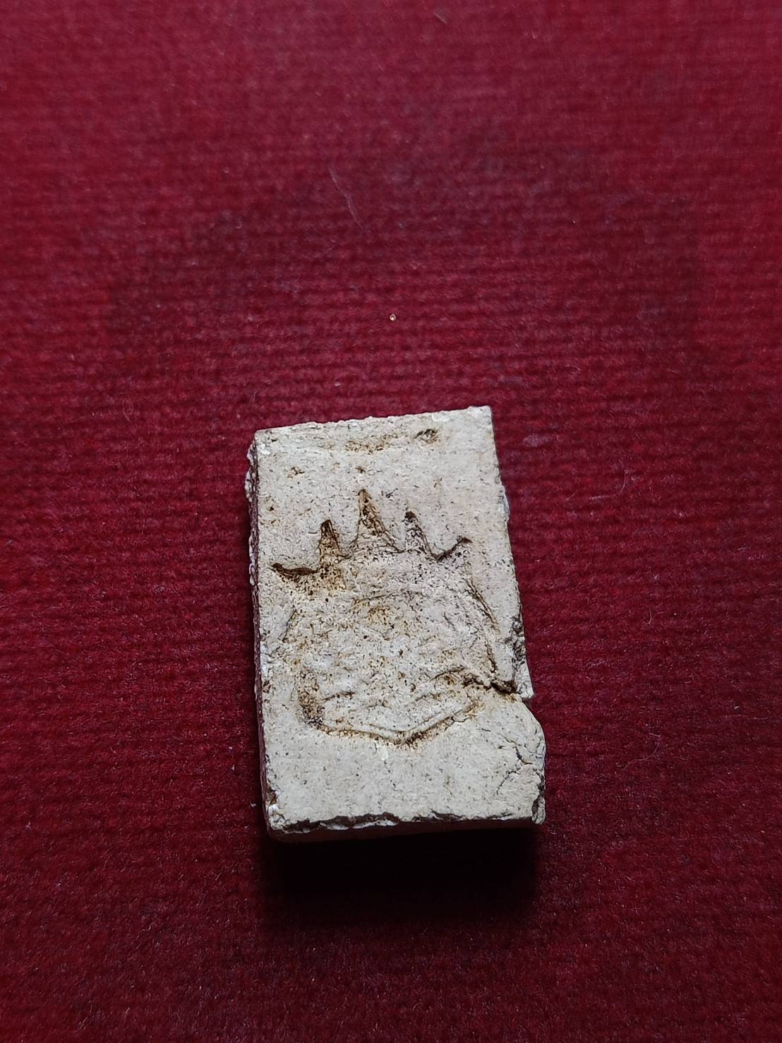 พระสมเด็จเผ่าศรียานนท์ พิมพ์เล็ก หลวงปู่นาค หลังตราโล่ตำรวจ(ตราแผ่นดิน) วัดอรุณราชวราราม (วัดแจ้ง) กทม. ผสมผงวัดระฆัง (SKU-08900)