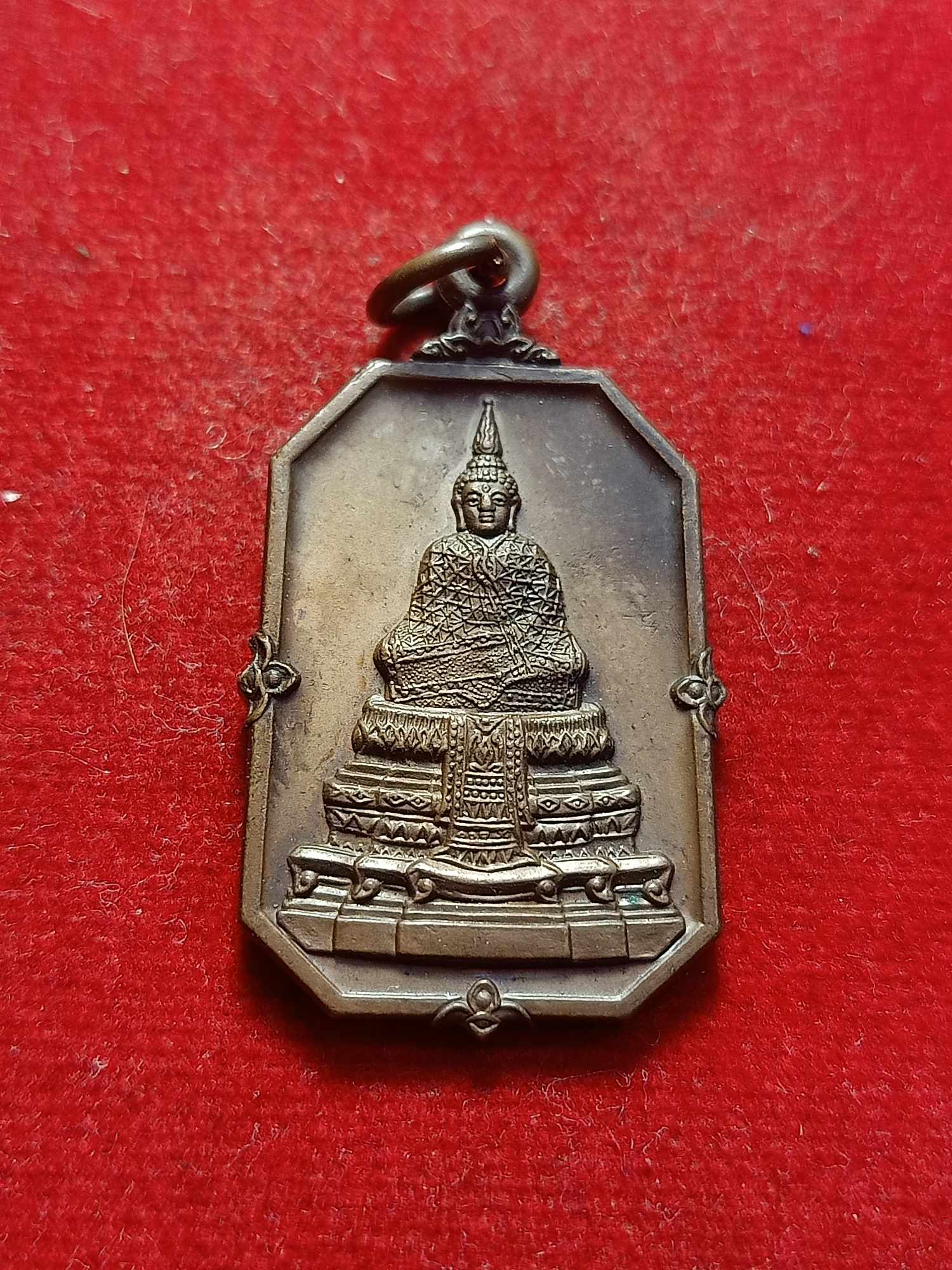 เหรียญพระแก้วมรกต ธนาคารกรุงไทย ปี2525 พิธีใหญ่หลวงปู่ดู่ วัดสะแก จ.อยุธยา อธิษฐานจิต (SKU-03207)