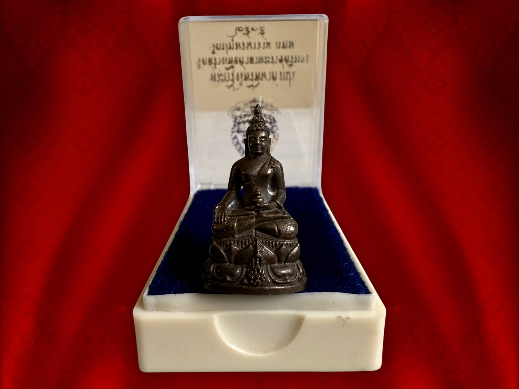 พระกริ่งไพรีพินาศ ภปร. รุ่นแรก เนื้อนวะโลหะ สร้าง ปี 2535 ใต้ฐานดอกปทุม ตอกโค๊ต ถ ที่ด้านหลัง พิธียิ่งใหญ่เข้มขลังสุดๆ ครับ