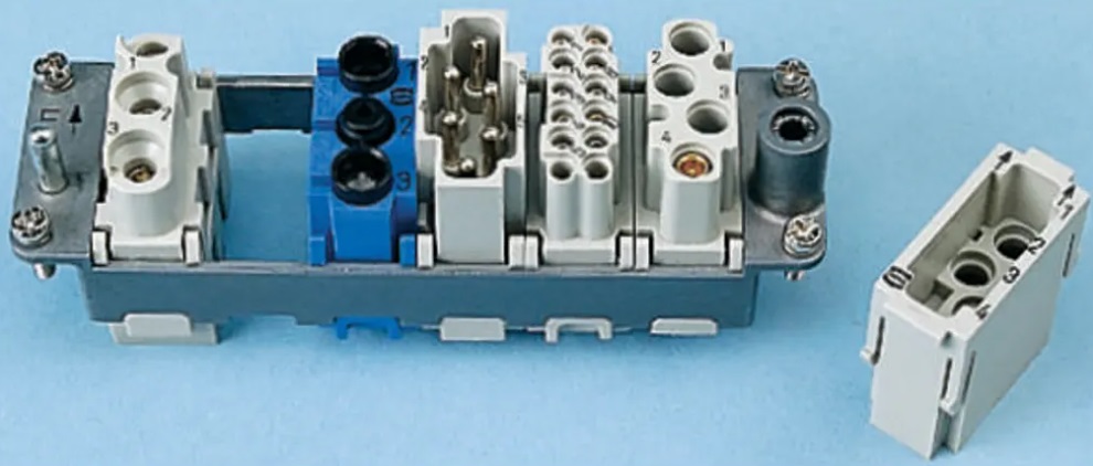 09140006153 Han-Modular Male Pneumatic Contact for use with Heavy Duty Power Connector