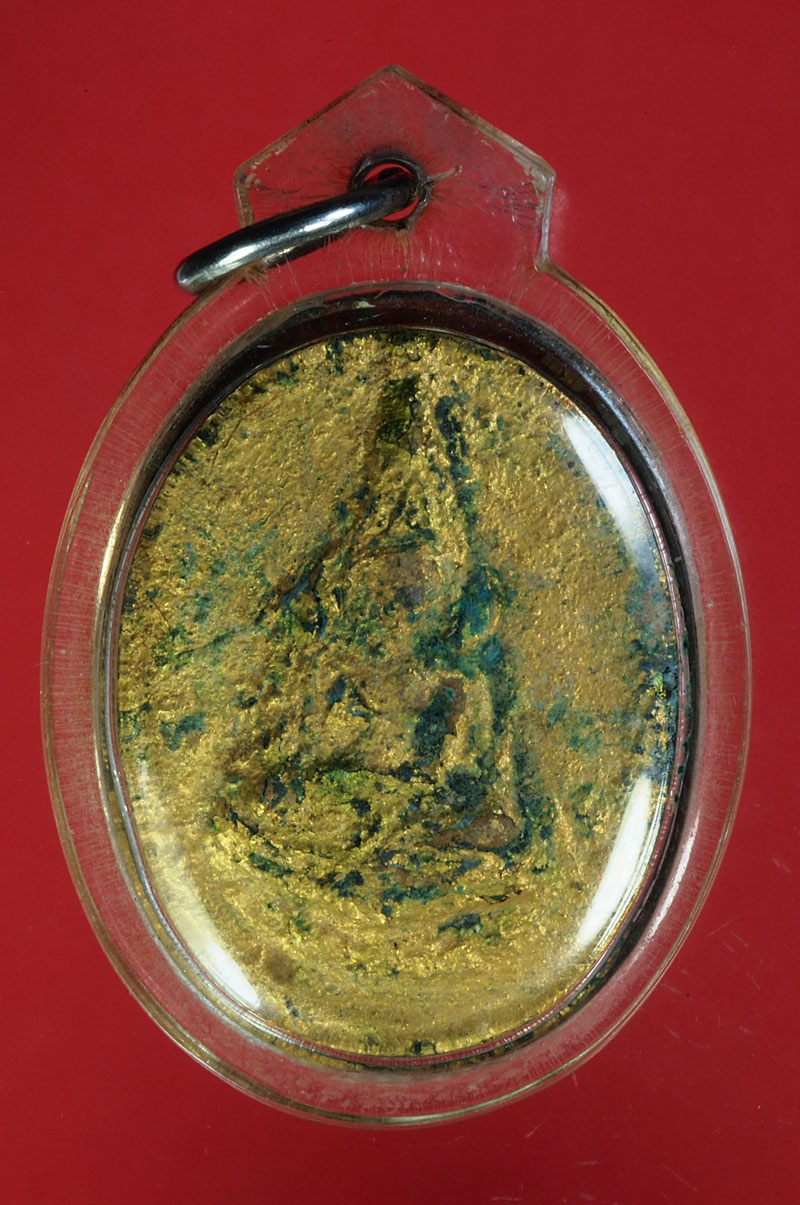 ขายแล้ว*29901 ล็อกเก็ตพระพุทธชินราช เขียนฉากทอง ปี 2515 พิษณุโลก เลี่ยมพลาสติกเก่า 54