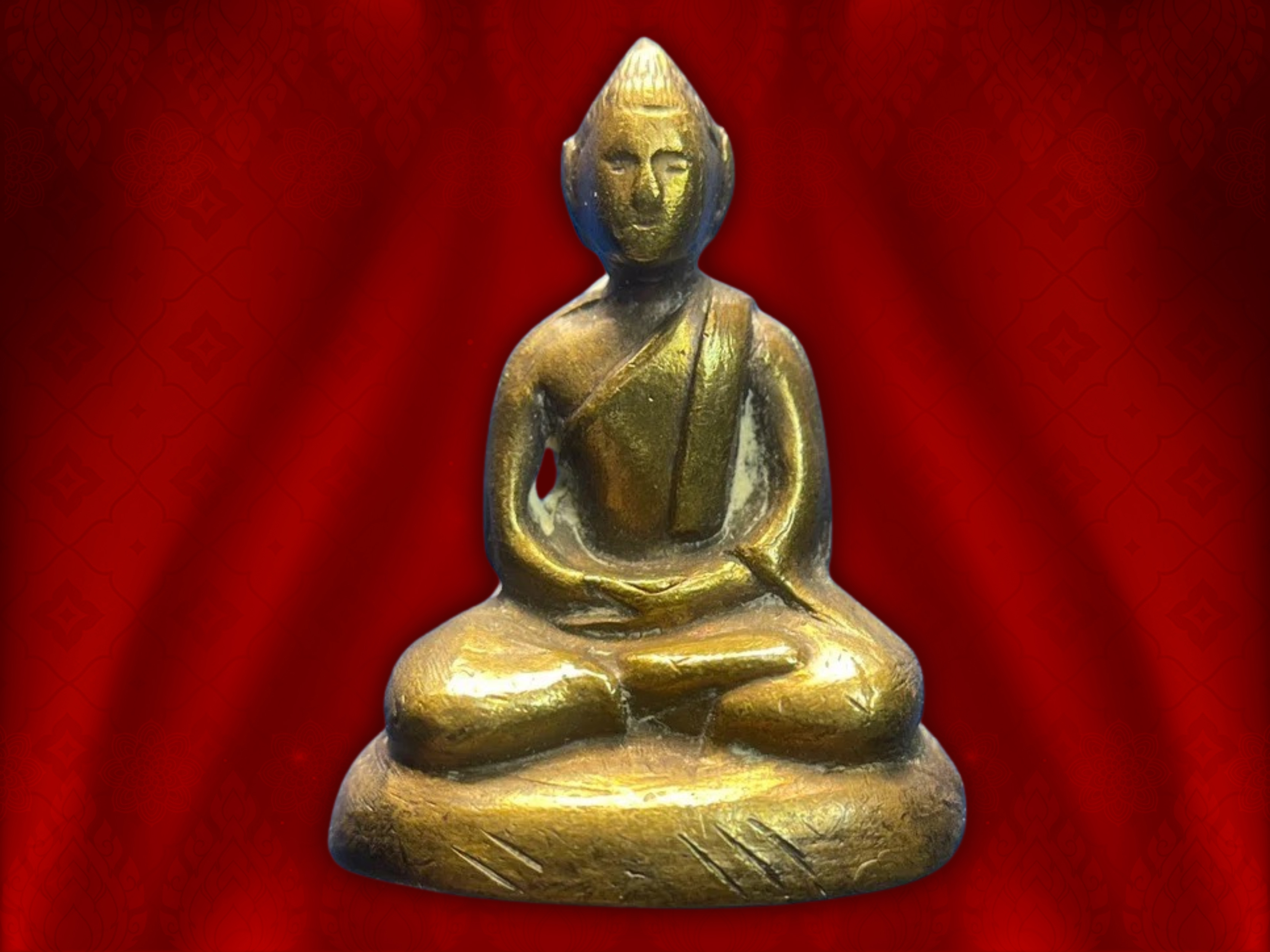 พระกริ่งสมเด็จย่า ปี 2515 เนื้อทองผสม หมายเลขประจำองค์ No.23030 ในหลวงรัชกาลที่ 9 เสด็จพระราชดำเนินทรงเททองและมีพิธีมหาพุทธาภิเษก ณ วัดเบญจมบพิตร โดยพระเกจิคณาจารย์และพระวิปัสสนาจารย์ ทั่วประเทศ จำนวน 108 รูป อาทิเช่น หลวงปู่แหวน สุจิณฺโณ วัดดอยแม่ปั๋ง จ.