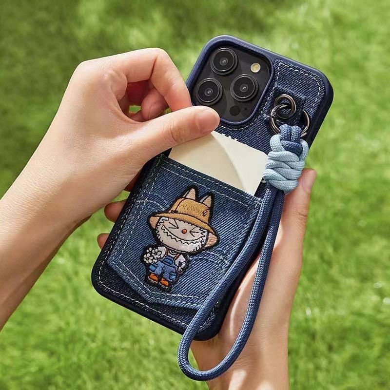 CaseiPhone : POPMART LABUBU FALL IN WILD สำหรับ 15PROMAX