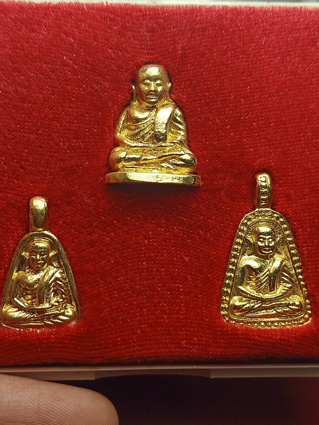 พระชุดหลวงพ่อเงิน วัดบางคลาน จ.พิจิตร ปี 2532 พร้อมกล่อง (SKU-12360)