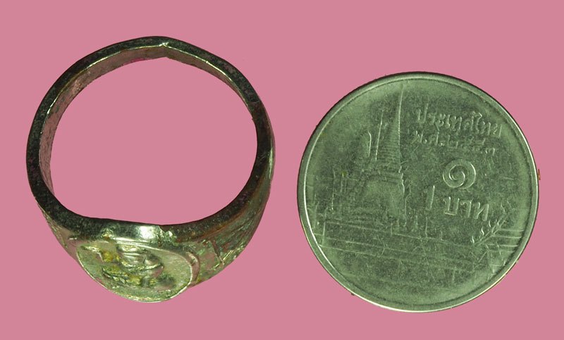 *40399 แหวนนางกวัก หลวงพ่อกวย วัดโฆษิตราราม ชัยนาท ปี 2521 ชุบนิเกิล 12