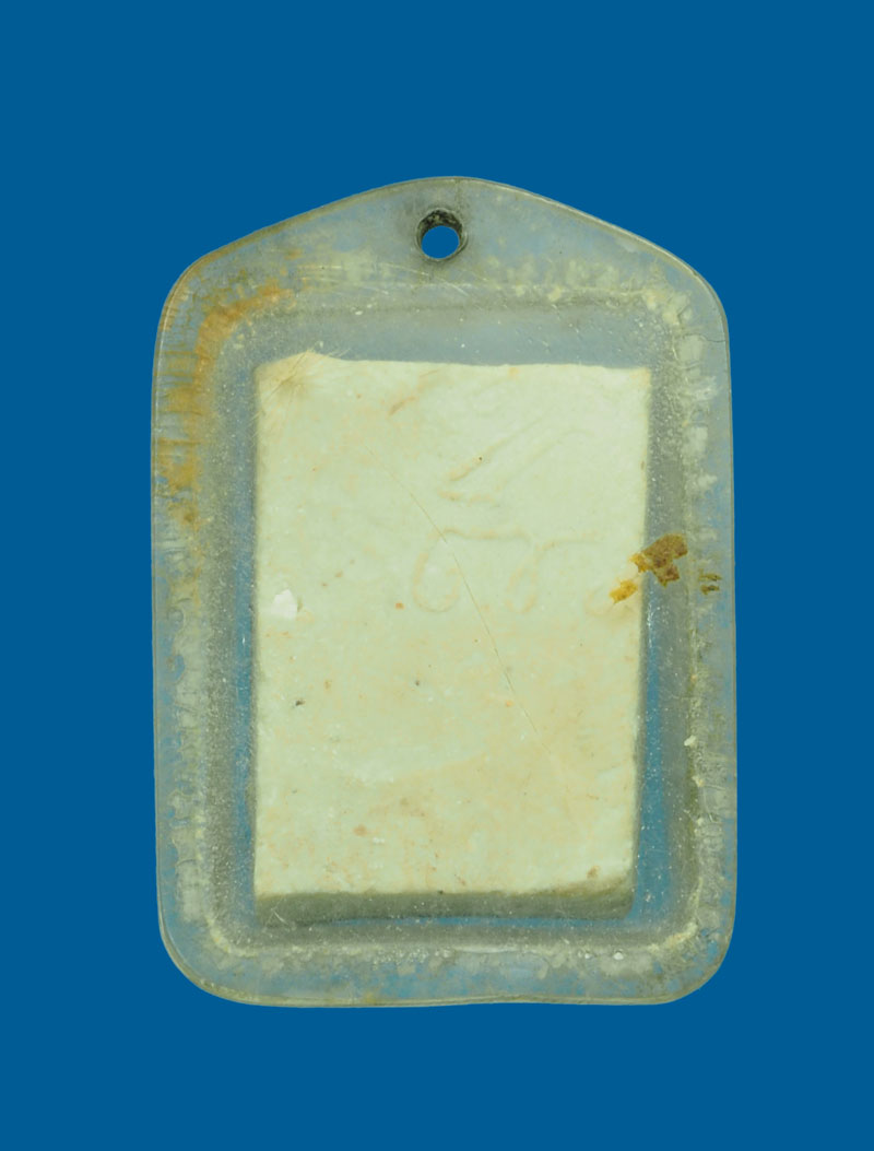 *31361 พระสมเด็จเนื้อผงหลังยันต์ เลี่ยมพลาสติกเก่า พอมีอายุ 9