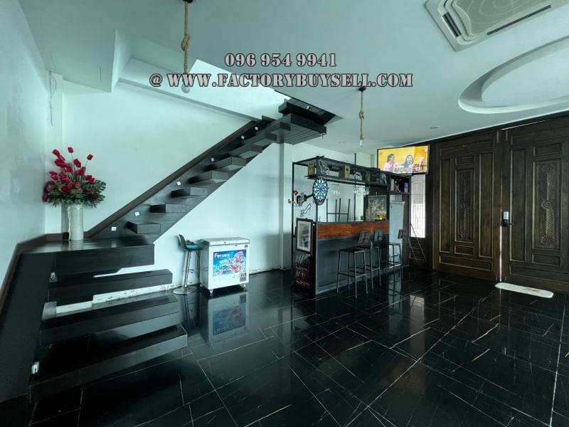ขายบ้านเดี่ยว 3 ชั้น ลาดพร้าว-วังหิน มีสระว่ายน้ำ หลังมุม 51 ตรว. พื้นที่ใช้สอย 520 ตรม.