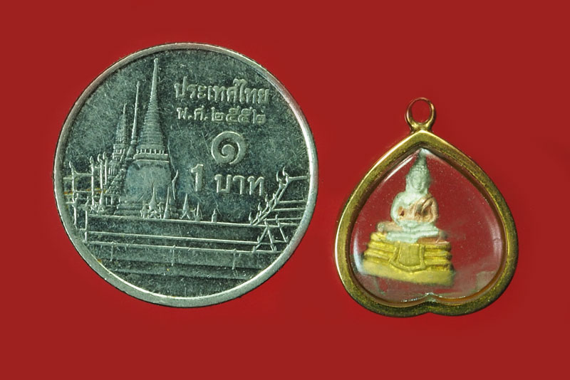 *30442 พระพุทธโสธร สามกษัตริย์ เลี่ยมจับขอบทอง ไม่ทราบที่และปีสร้าง 25