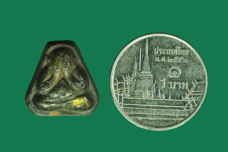 *30539 พระปิดตาเนื้อผงใบลาน ลงทอง ไม่ทราบที่และปีสร้าง 6