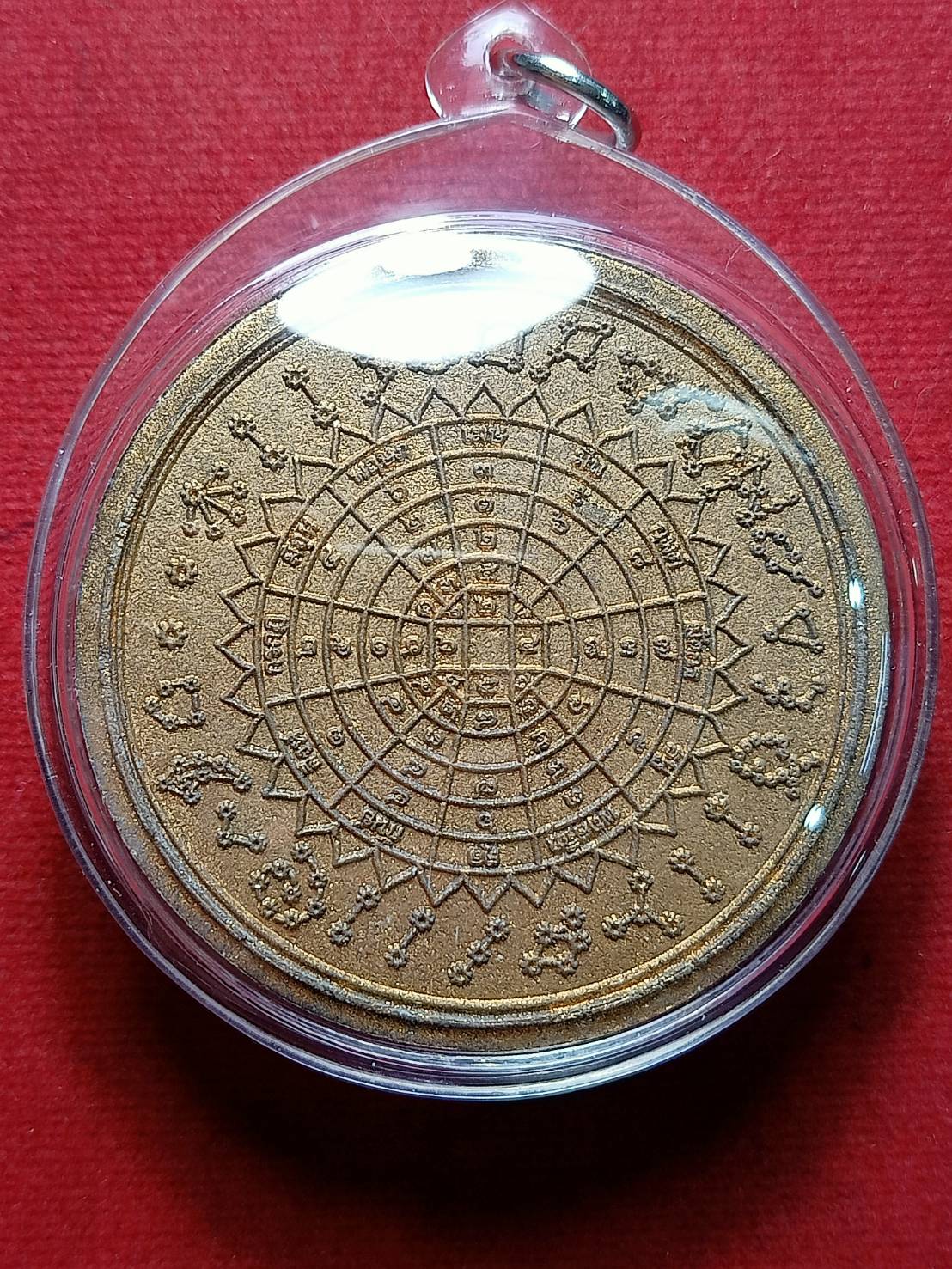 เหรียญพระปิดตาพังพกาฬ รุ่นสมบัติจักรพรรดิ เนื้อผงปัดทอง ขนาด 5 ซม. (SKU-06531)