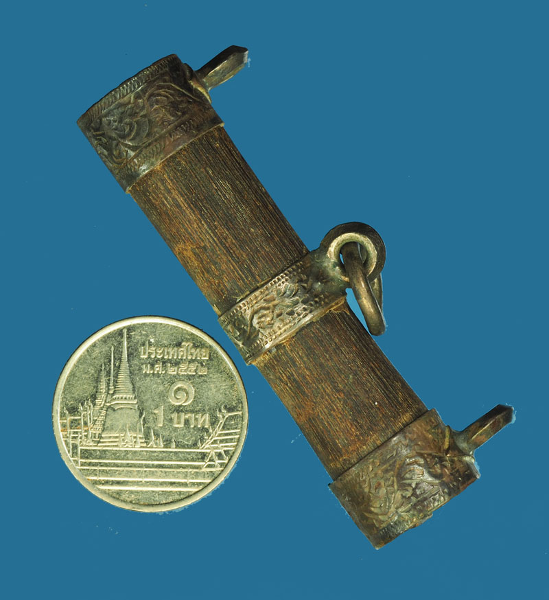 *30801 ตะกรุดไม้รวก เลี่ยมเงิน 3 ห่วง ไม่ทราบที่ 12