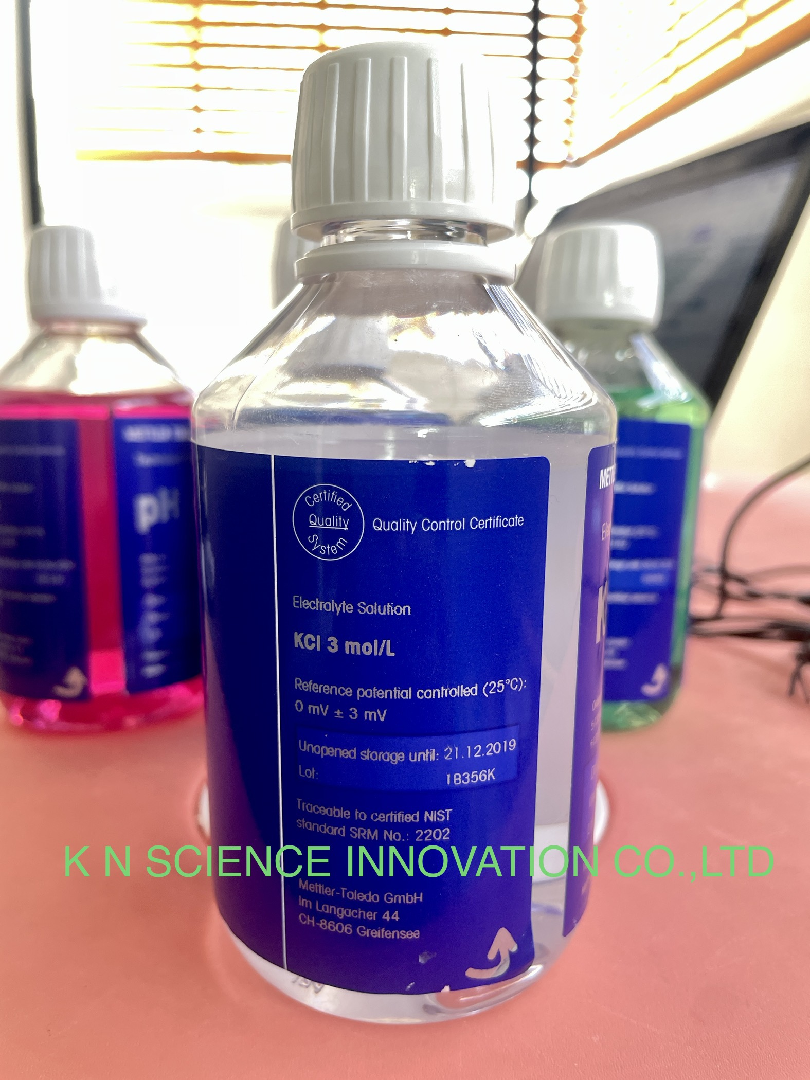 KCl ,Electrolyte 3 mol/L ,สารละลายอิเล็กโทรไลต์,250mL ยี่ห้อ Mettler toledo 51350072