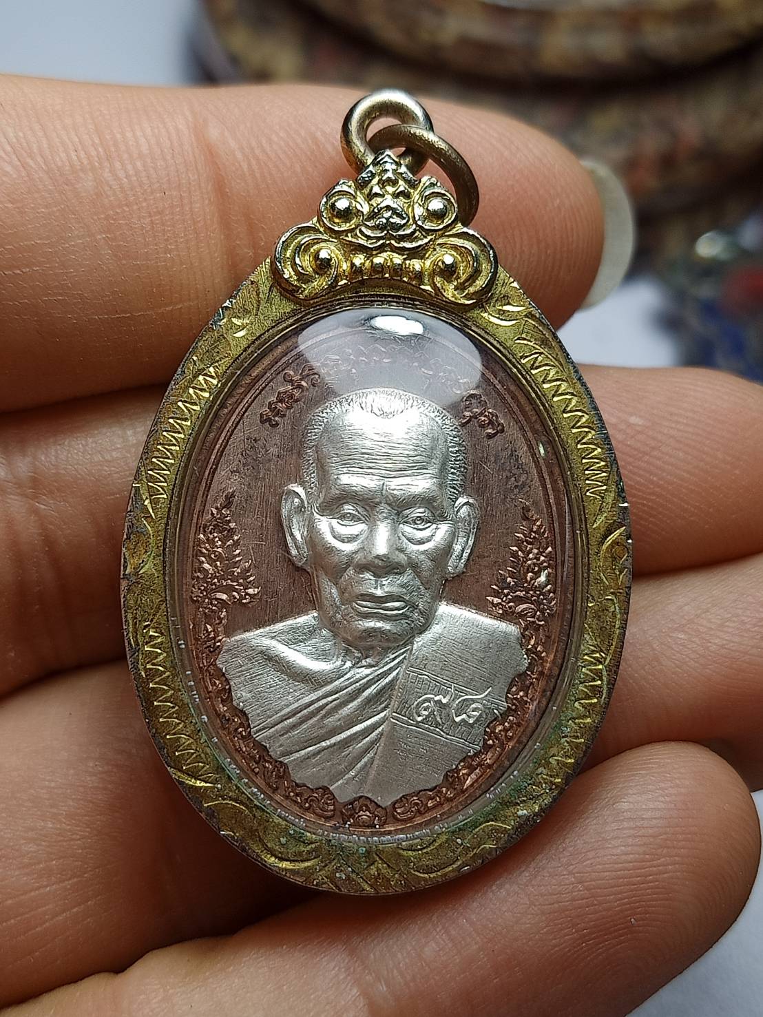 เหรียญหลวงพ่อพัฒน์ เนื้อนวะหน้ากากเงิน วัดห้วยด้วน จ.นครสวรค์ (SKU-09069)