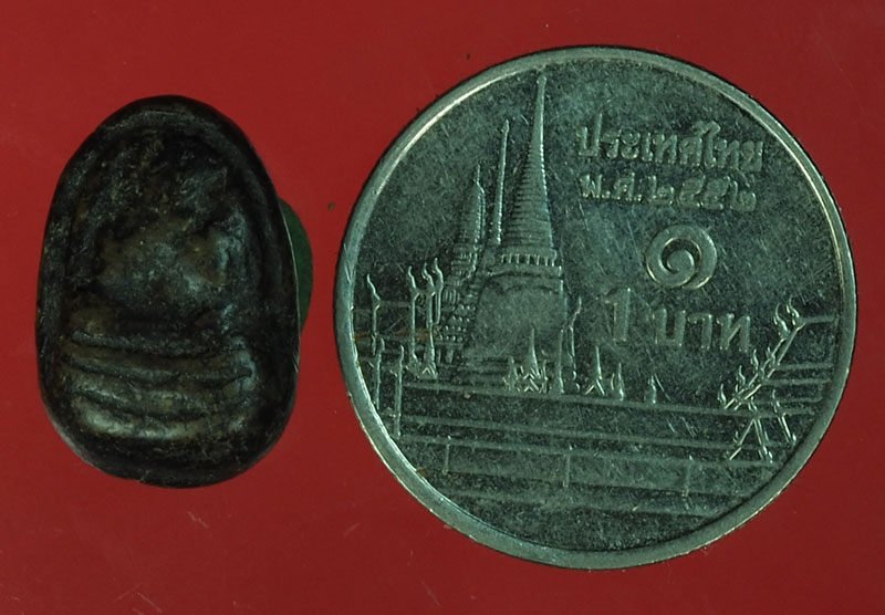 *28225 พระปิดตาจิ๋ว เนื้อดินผสมผงว่าน เก่าไม่ทราบที่ 6