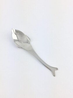 SS-4 ช้อนขนมรูปปลาโลมา สเตนเลส 304