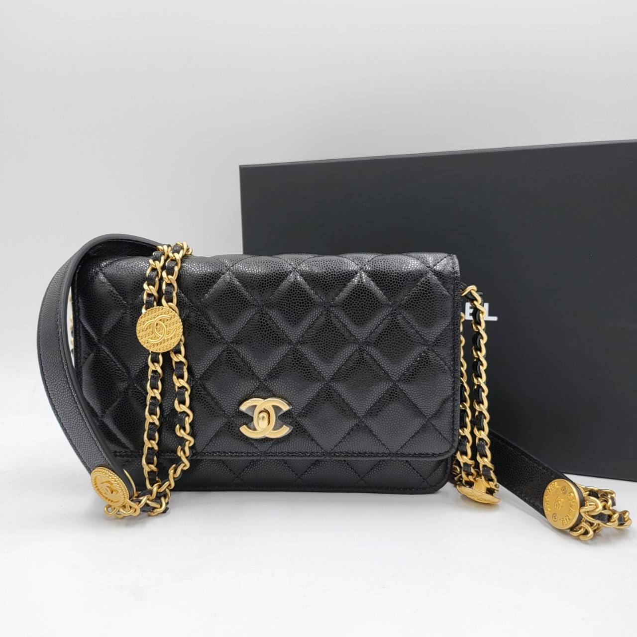 Chanel woc