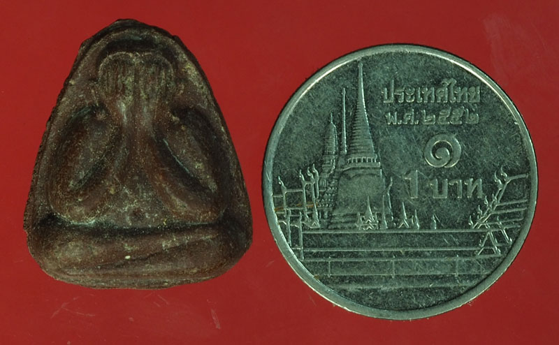 *28234 พระปิดตา เนื้อผงผสมว่าน หลังยันต์ ไม่ทราบที่และปีสร้าง 6