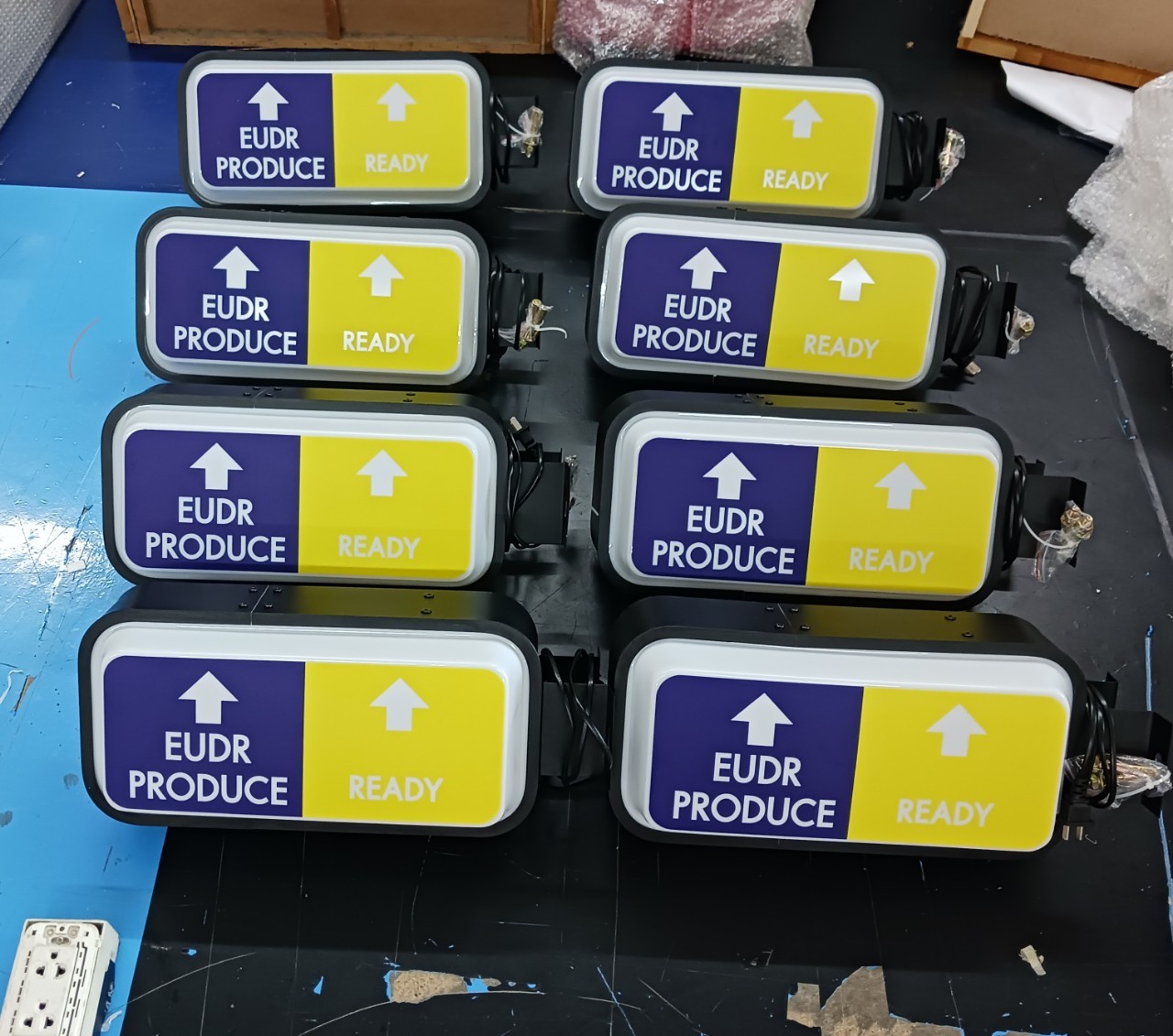 กล่องไฟสำเร็จ 20x40 cm