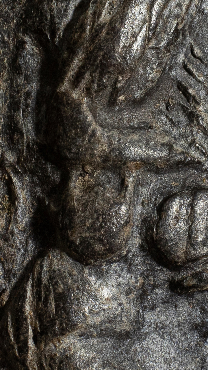 พระสิวลีพิมพ์หมวกกันน็อค หลวงพ่อกวย ยุคต้น เนื้อดินผสมผงใบลาน