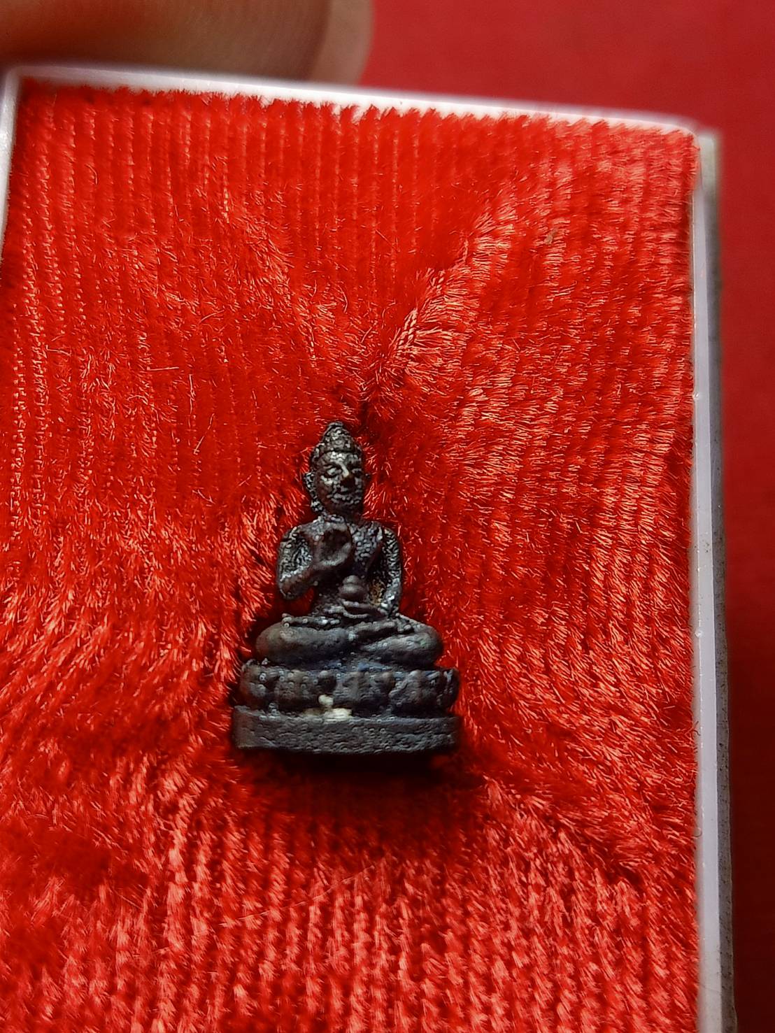 พระชัยวัฒน์ชนสามายุ 70 ปี สมเด้จพระญานสังวรฯ ปี 2526 พร้อมกล่อง (SKU-13033)