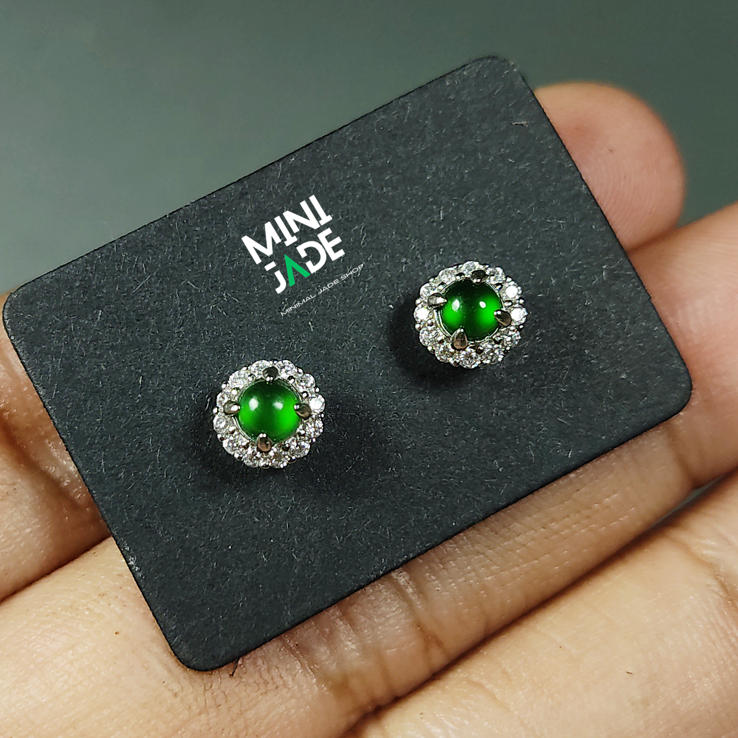 ต่างหูหยก jadeite เนื้อแก้วเขียวจักรพรรดิ ขนาด 3.5 มม