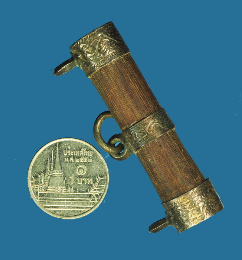 *30801 ตะกรุดไม้รวก เลี่ยมเงิน 3 ห่วง ไม่ทราบที่ 12