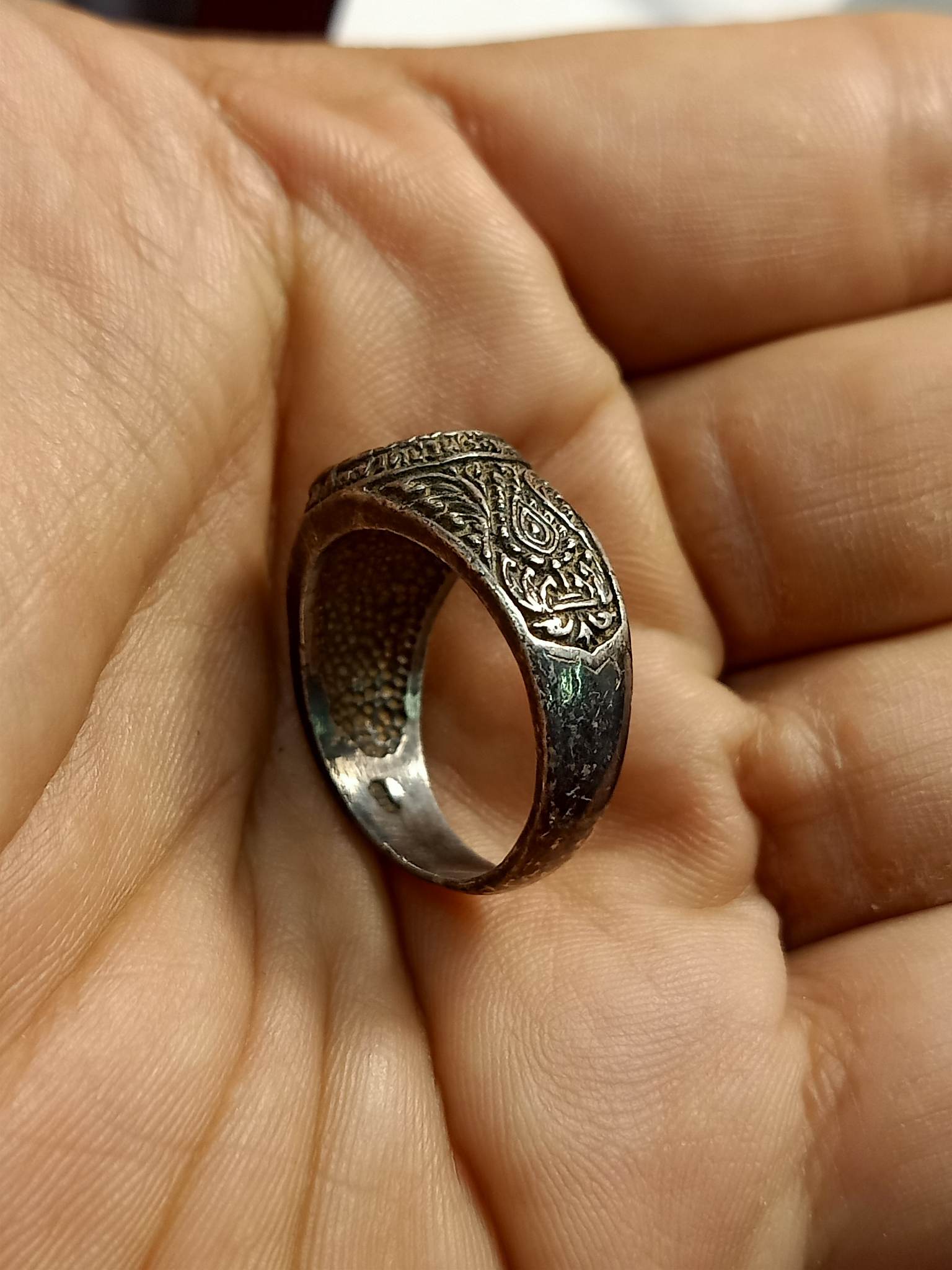 แหวนหลวงพ่อคูณ เนื้อเงิน ปี37 วัดบ้านไร่ โครา่ช (SKU-00592)