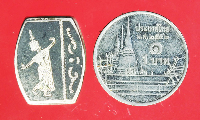 *29550 เทวดาประทานพรและนางรำเนื้อเงินลงถม เก่า 16