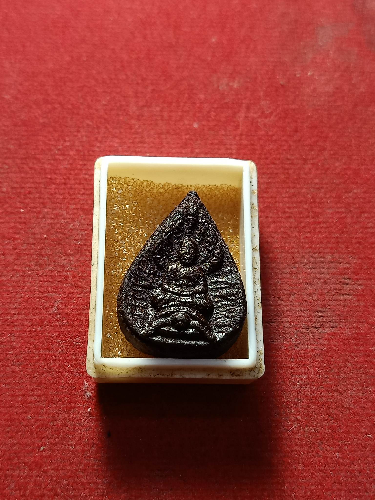 พระผงหยดน้ำหลวงพ่อเปิ่น ปี 40 วัดบางพระ จ.นครปฐม พร้อมกล่อง (SKU-02090)