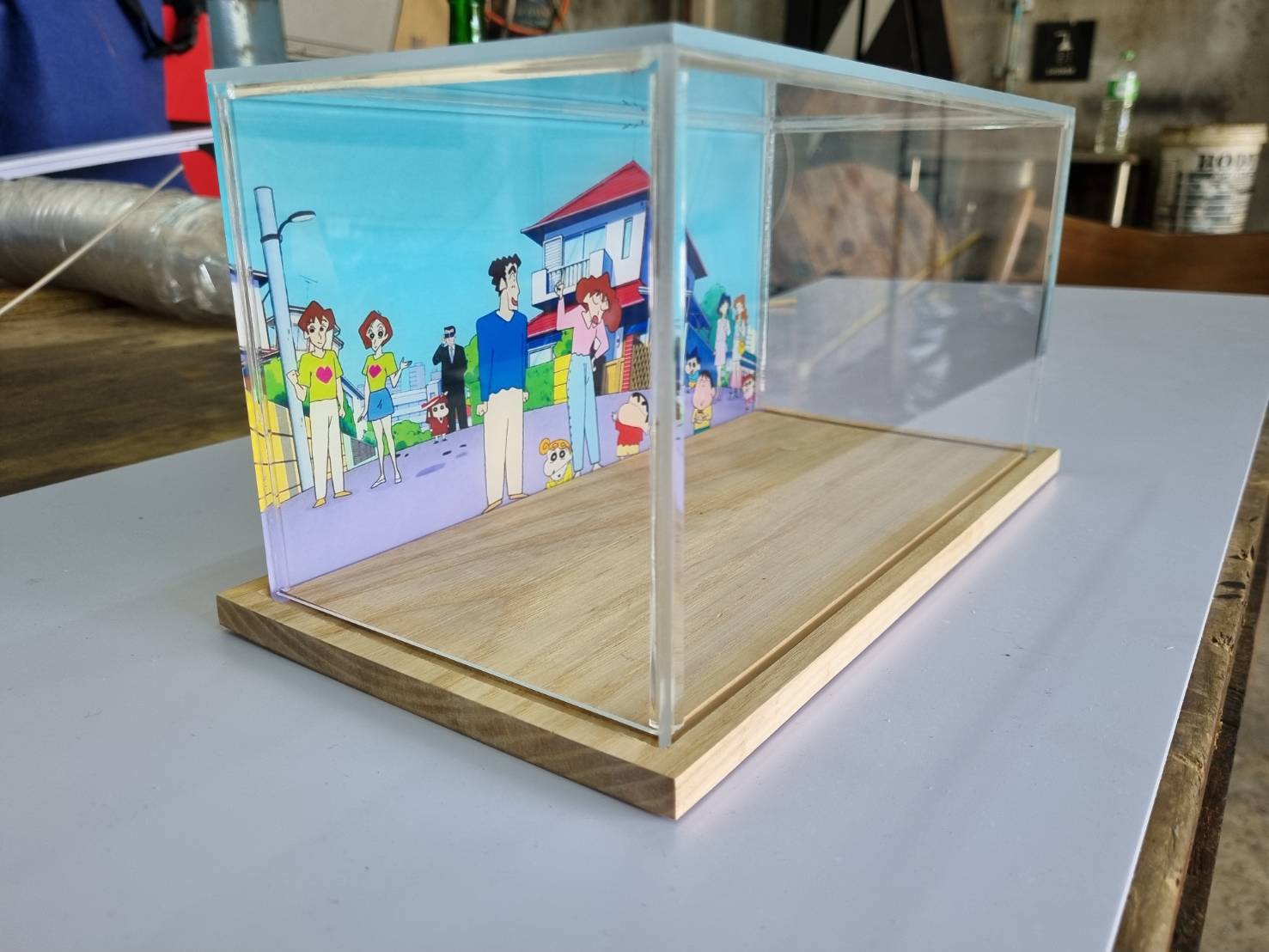 กล่องโมเดลอะคริลิคชินจัง ขนาด 29x14 cm