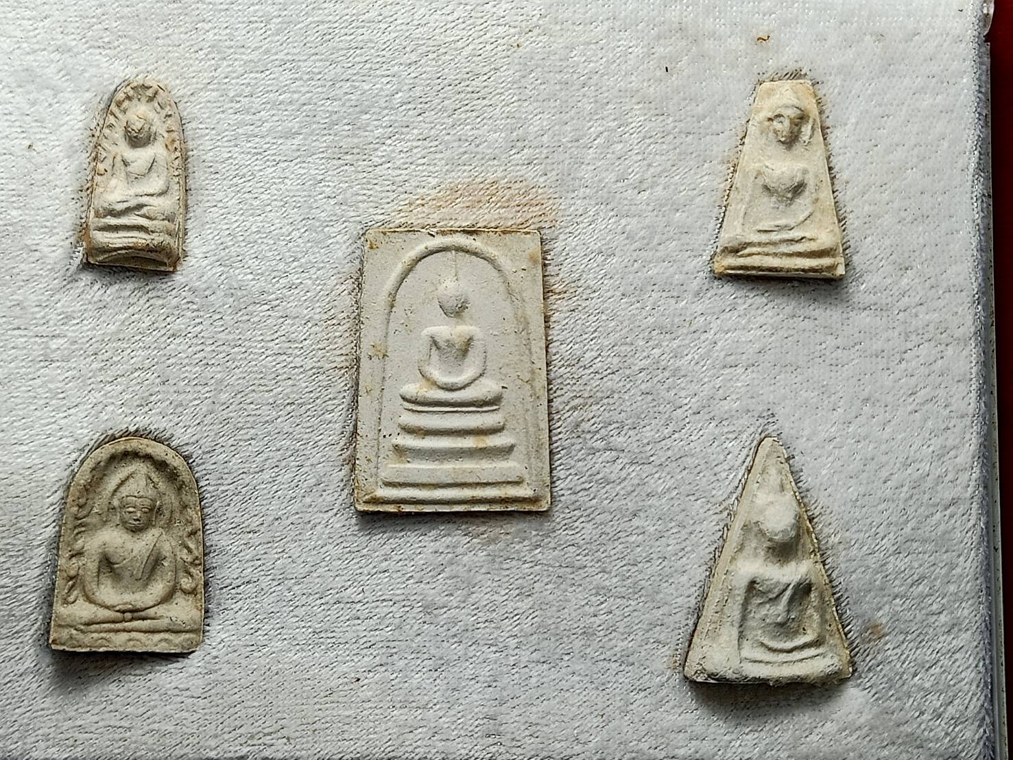 พระชุดเบญจภาคี สมเด็จพระพุฒาจารย์โต พรหมรังสี รุ่นหยก เข้าพิธีพุทธาภิเษก ณ พระอุโบสภ วัดระฆัง กทม. ปี 2536 พร้อมกล่อง (SKU-07866)