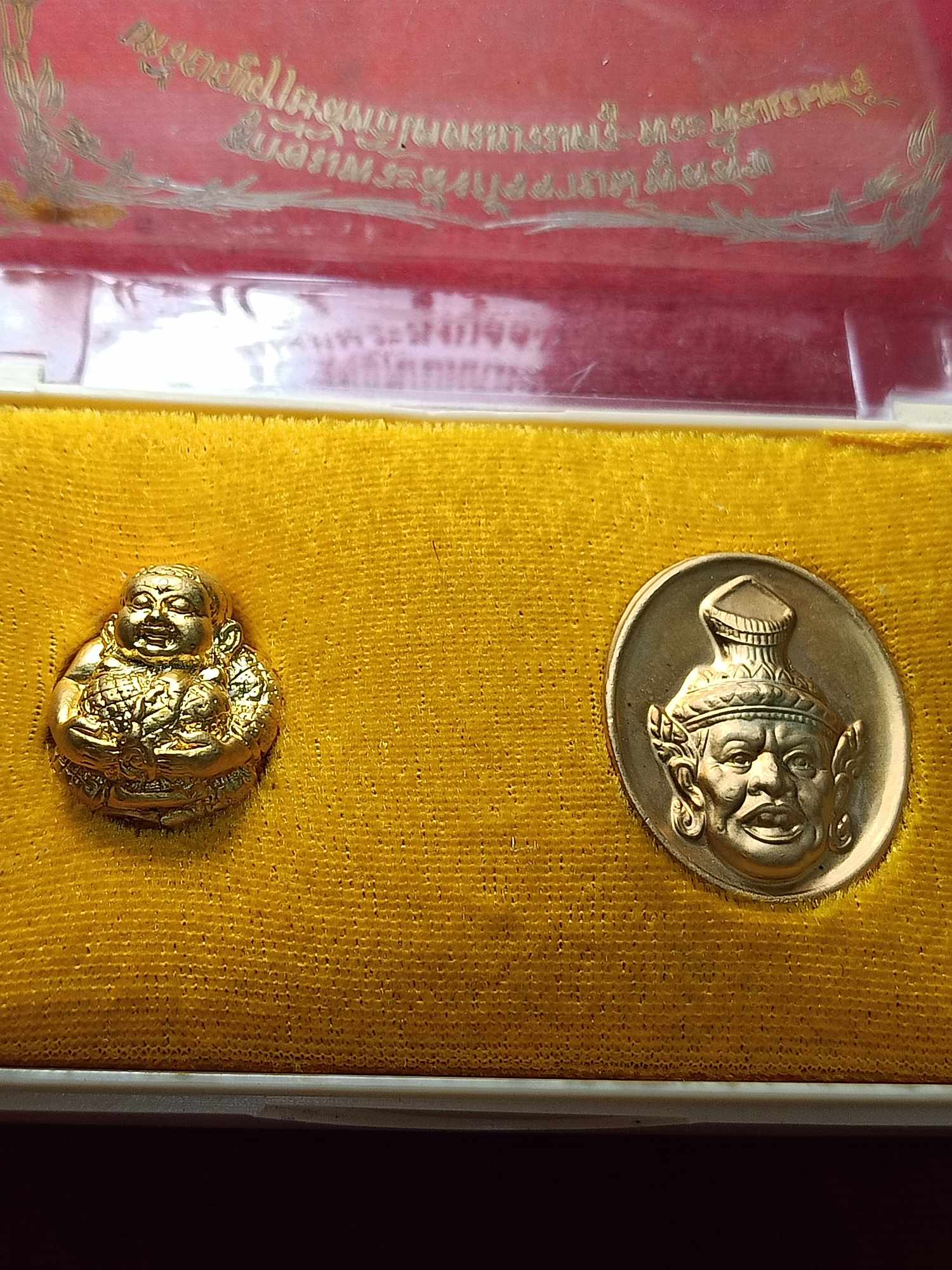 ลูกอมสังกัจจายน์พูลสุข+ฤาษีสิทธิโคดมบรมครู-พระพิฆเณศร์ หลวงพ่อพูล วัดไผ่ล้อม จ.นครปฐม ปี 2544 พร้อมกล่อง (SKU-04387)