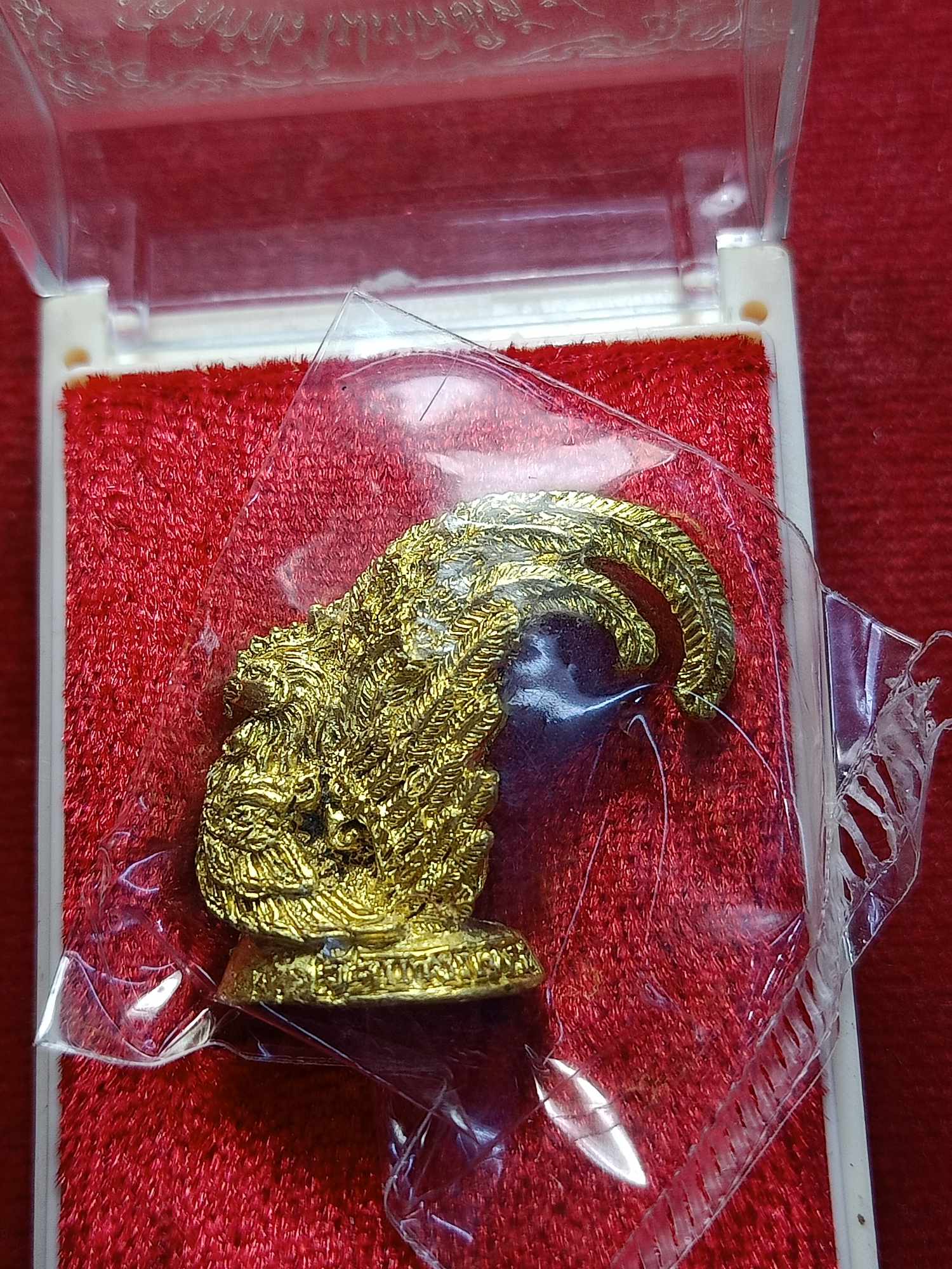 ไก่โชคดี หลวงพ่อรวย วัดตะโก ค้าขายดี มีกำไร ไปเหนือใต้ปลอดภัยดี จ.อยุุธยา ปี 2559 พร้อมกล่อง (SKU-03269)