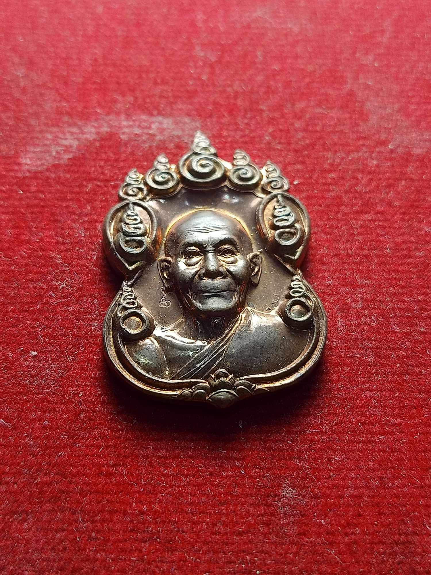 เหรียญ 9 ยอด 90 ปี หลวงพ่อพูล วัดไผ่ล้อม จ.นครปฐม พร้อมกล่อง (SKU-04130)