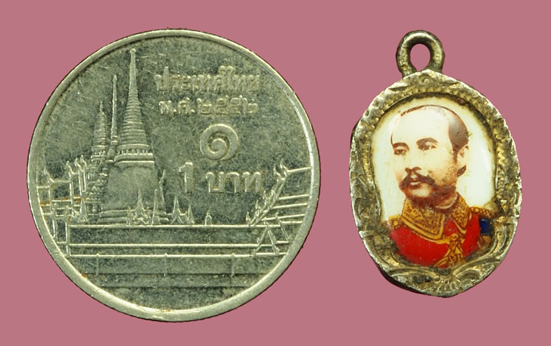 ขายแล้ว*36381 ล็อกเก็ตในหลวงรัชกาลที่ 5 เลี่ยมเงินเก่าพอมีอายุไม่มาก 5