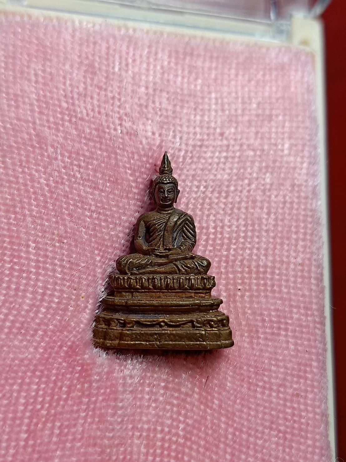 พระชัยวัฒน์พระพุทธอังคีรส วัดราชบพิธสถิตมหาสีมาราม กทม. ปี 2555 พร้อมกล่อง (SKU-10160)