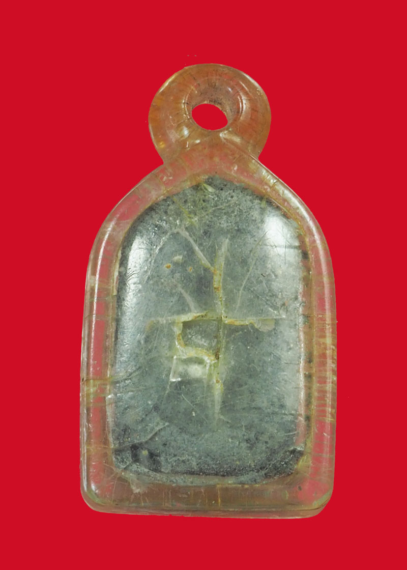 ขายแล้ว*32012 พระชัยวัฒน์ตรึ่งซีก เจ้าคุณศรีสนธิ์ วัดสุทัศน์ ปี 2484 เนื้ผงใบลาน เลี่ยมพลาสติกเก่า 9