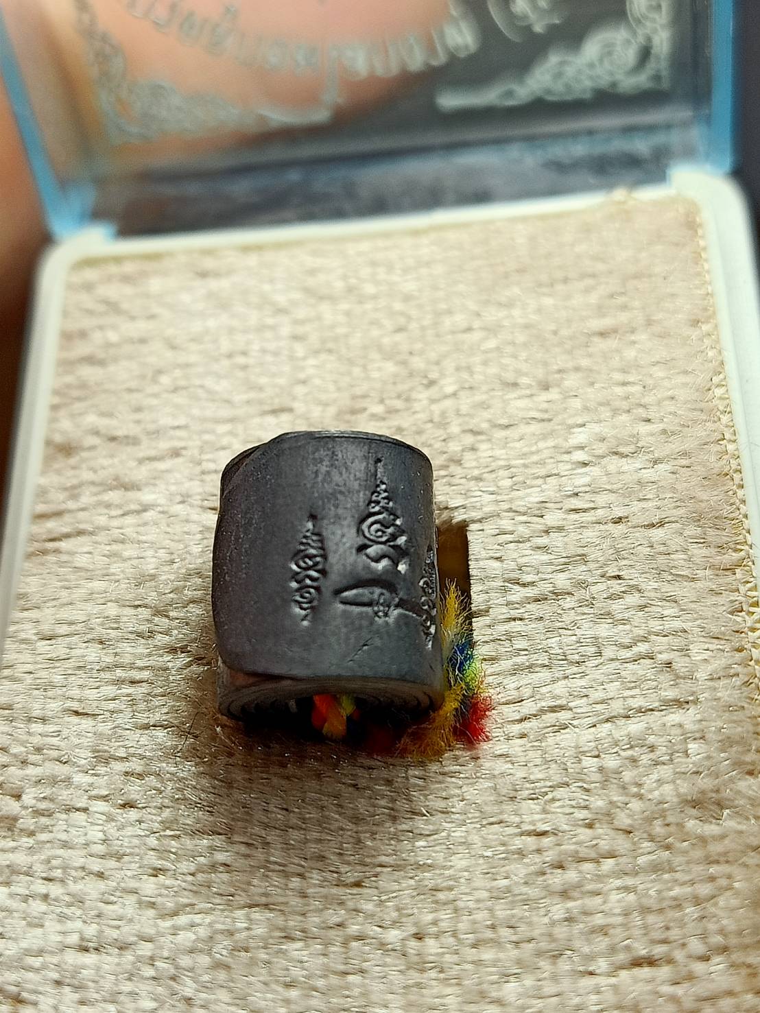 ตะกรุดลูกอมโลกธาตุ(จันเพ็ญ) รุ่นแรก รวยล้นเหลือ ค้าขายร่ำรวย เนื้อตะกั่ว หลวงพ่อแดง วัดอินทาราม จ.สมุทรสงคราม พร้อมกล่อง (SKU-07381)