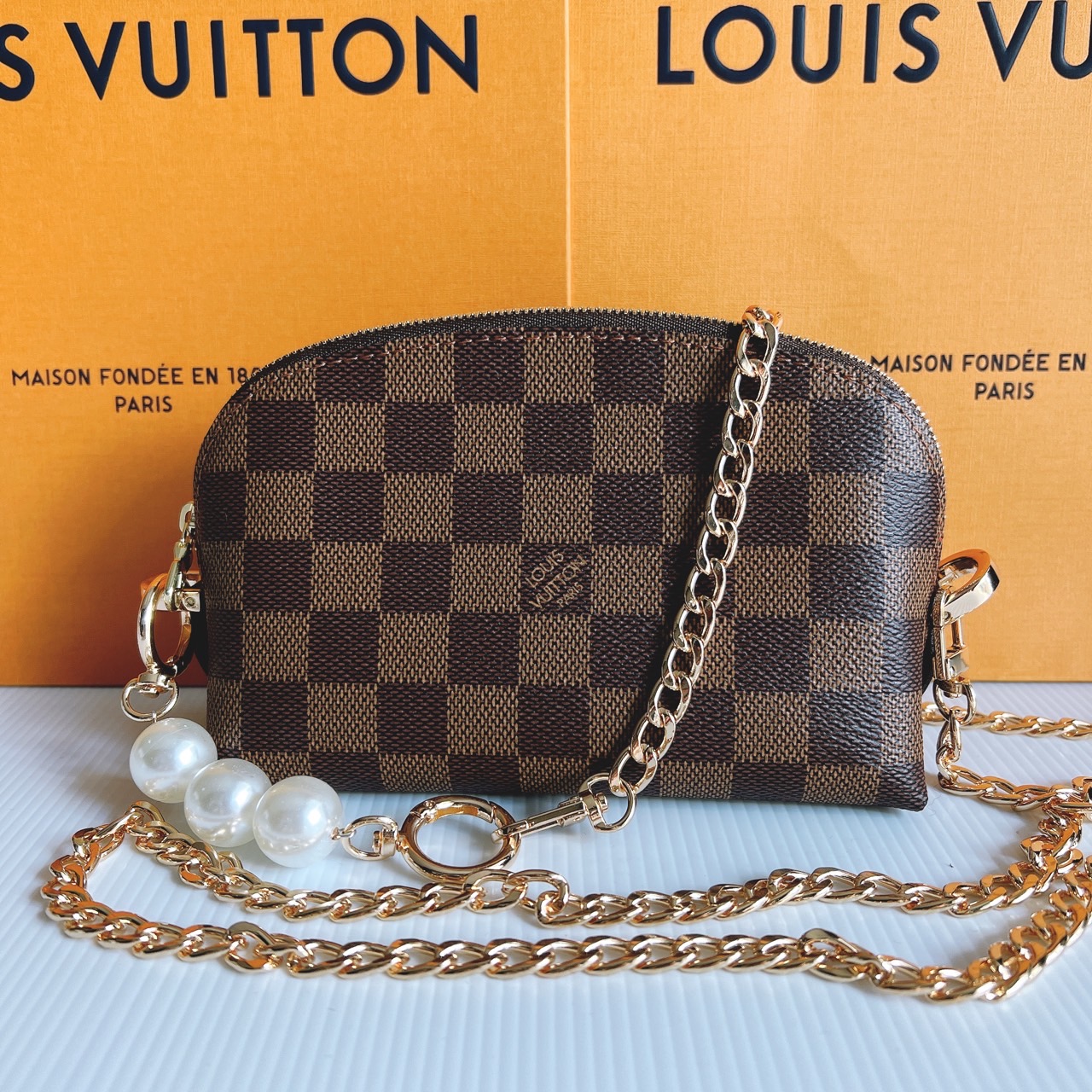 Louis Vuitton Cosmetic Microchip ปี 22