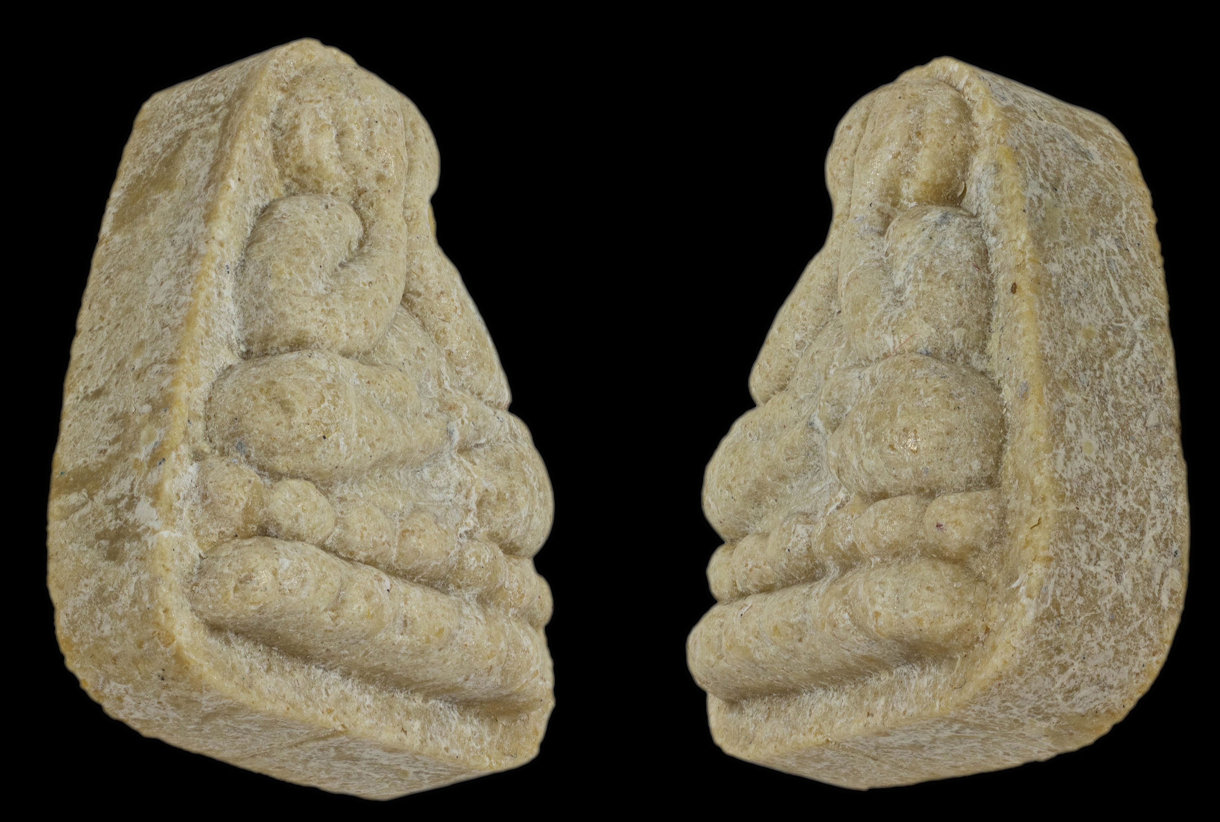 พระปิดตาหลวงพ่อกวย วัดโฆสิตาราม ปี 2515 เนื้อผงน้ำมัน พิมพ์หลังยันต์ครู