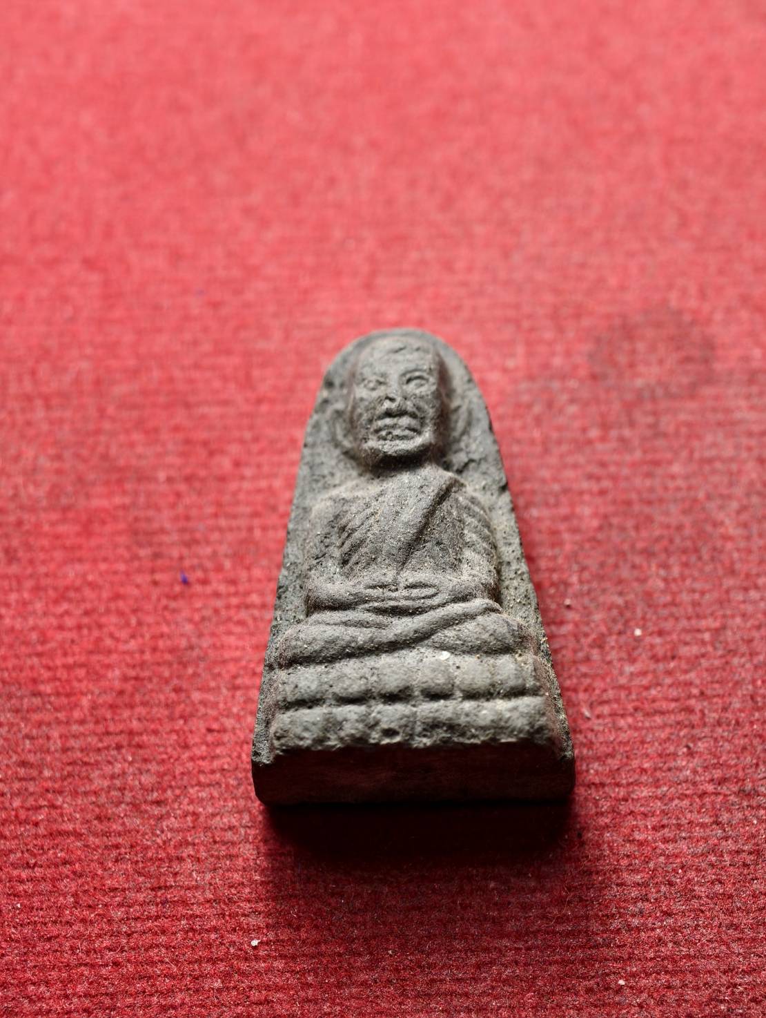 พระผงว่านหลวงพ่อทวด รุ่นปลอดหนี้ วัดช้างให้ จ.ปัตตานี ปี 2539 พร้อมซองเดิม (SKU-13685)