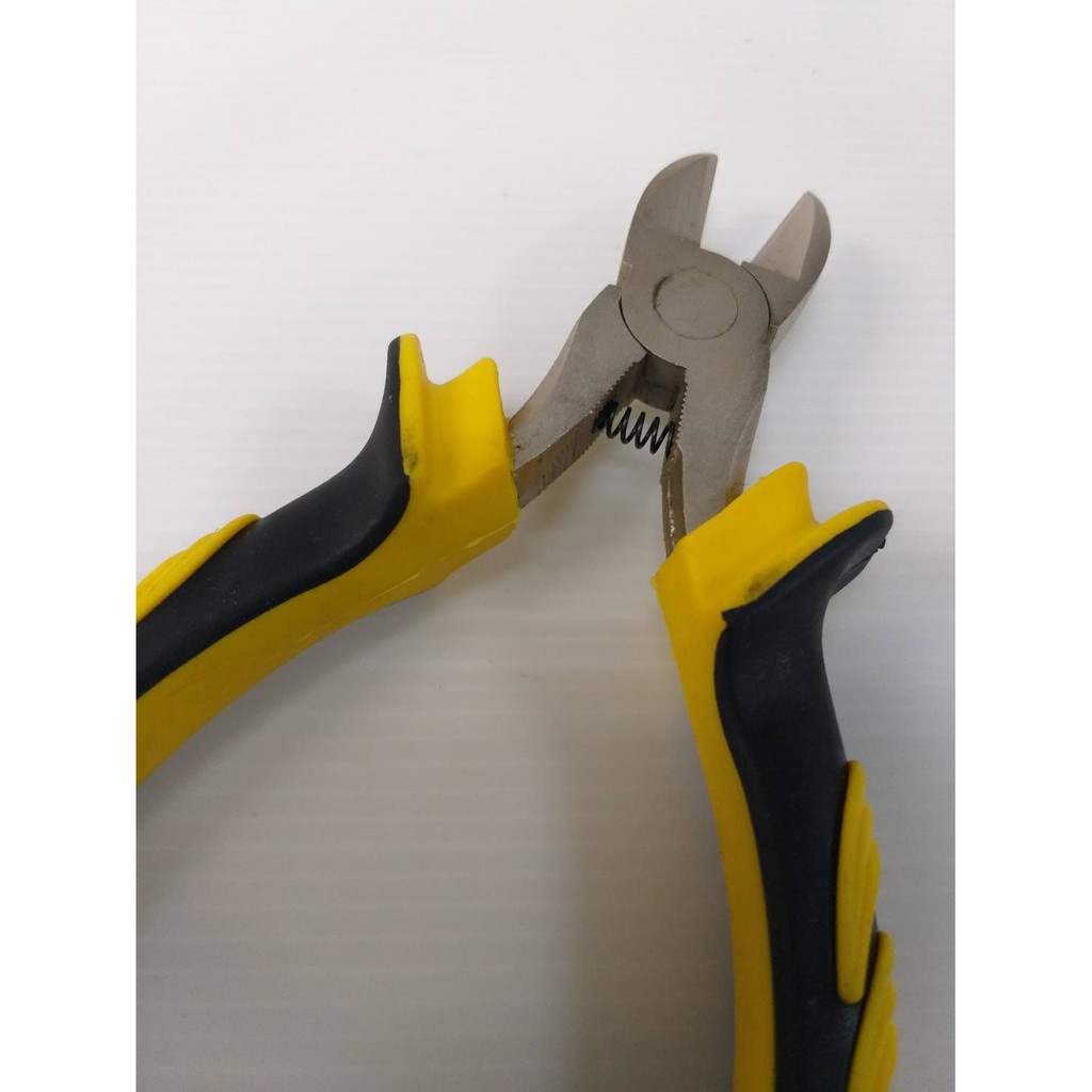 คีมปากเฉียง JIN YUE HUA 6" ตัดคม ด้ามหุ้มกันฉนวนไฟฟ้า คีมช่าง ปากจิ้งจก ตัดสายไฟ