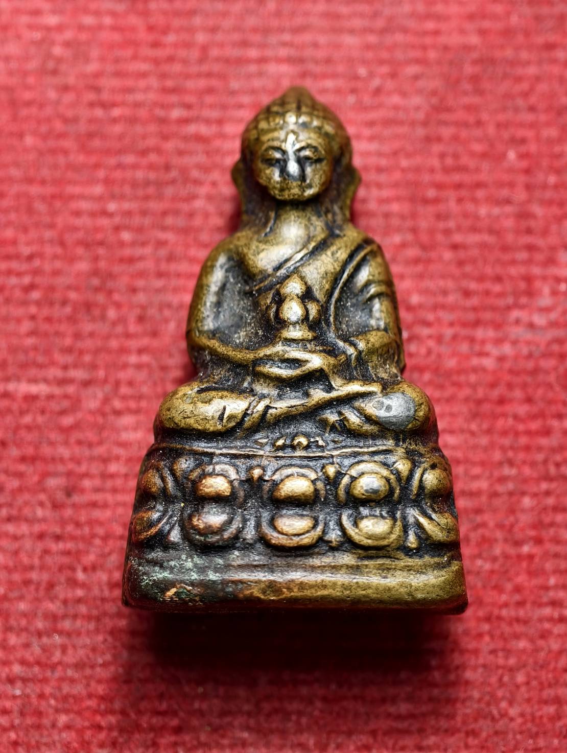 พระกริ่งหลังตรง รุ่นแรก หลวงพ่อวิริยังค์ วัดธรรมมงคล กทม. ปี 2510 (SKU-13584)