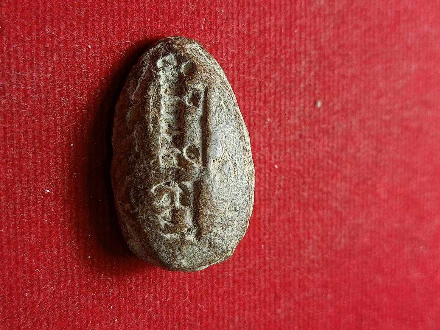 พระขุนแผนเนื้อดิน ลพ.กวย พิมพ์ไข่ วัดรัตนชัย (จีน) จ.อยุธยา (SKU-08697)